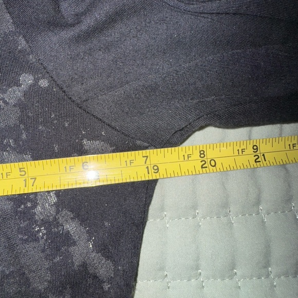 TORY BURCH Splattered Gold Foil Logo Black Long Sleeve T-Shirt Top Size S EUC - Picture 4 of 9